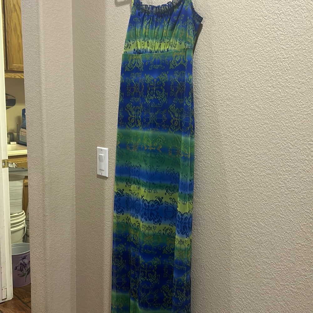 Maxi dress size small